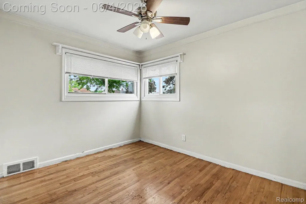 6608 Helen Street Garden City City MI 48135