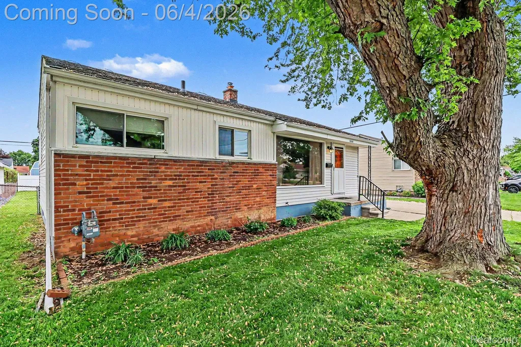 6608 Helen Street Garden City City MI 48135