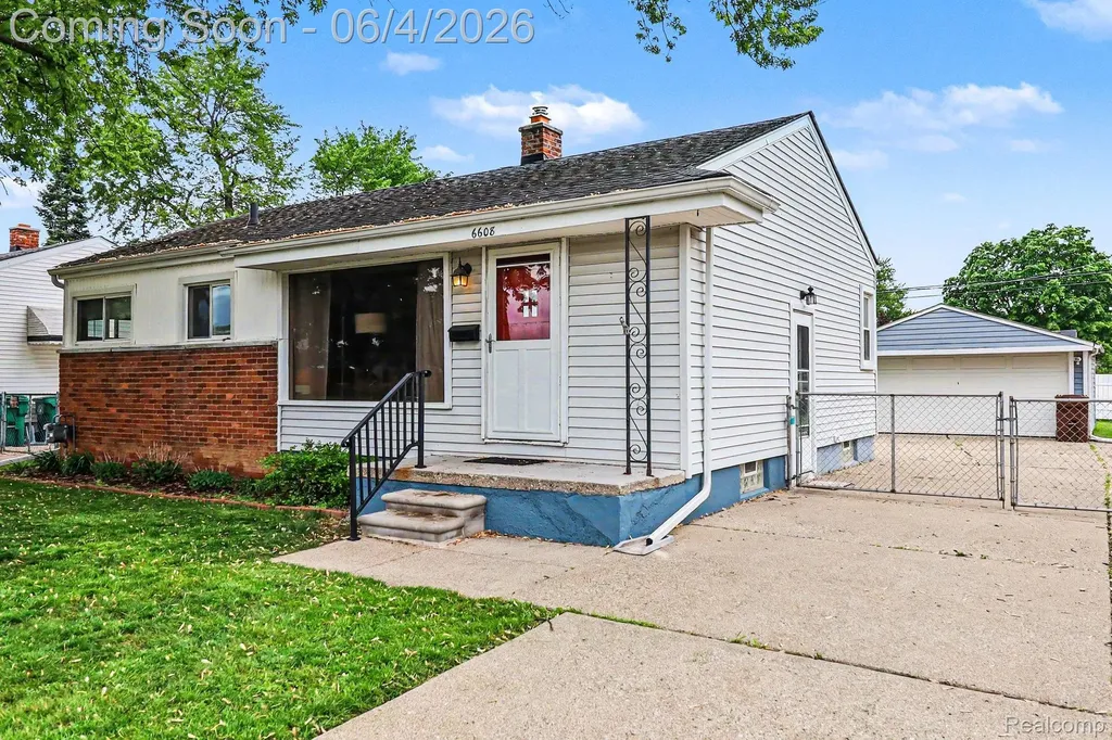 6608 Helen Street Garden City City MI 48135