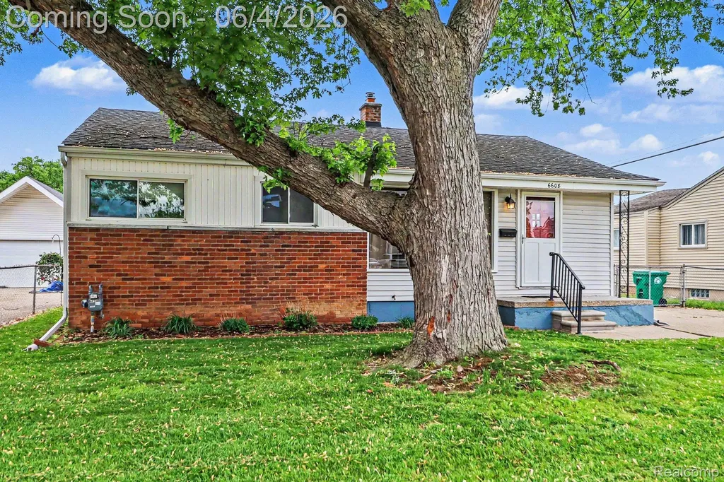 6608 Helen Street Garden City City MI 48135