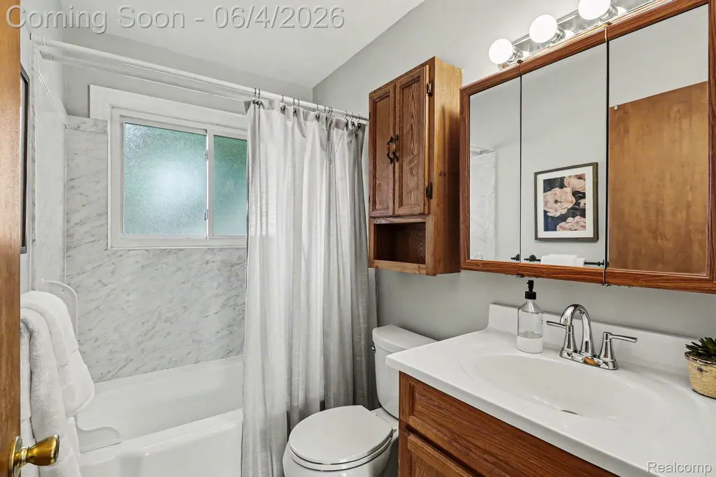 6608 Helen Street Garden City City MI 48135
