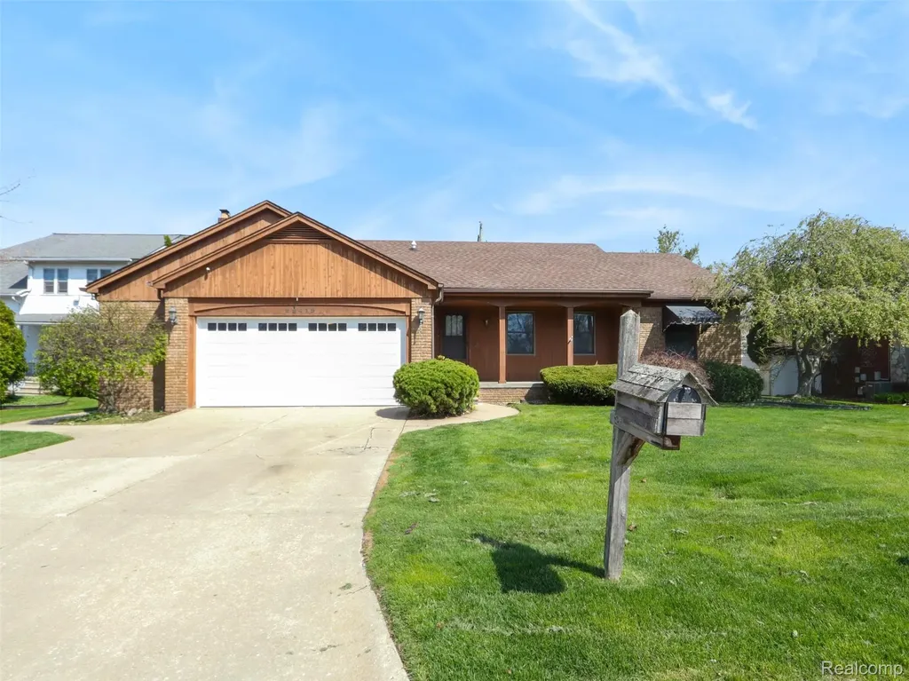 22419 Milner Street St. Clair Shores City MI 48081