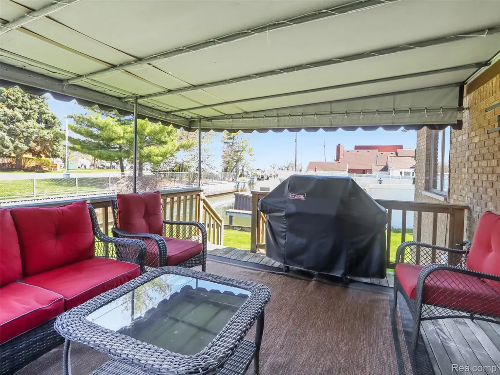 22419 Milner Street St. Clair Shores City MI 48081
