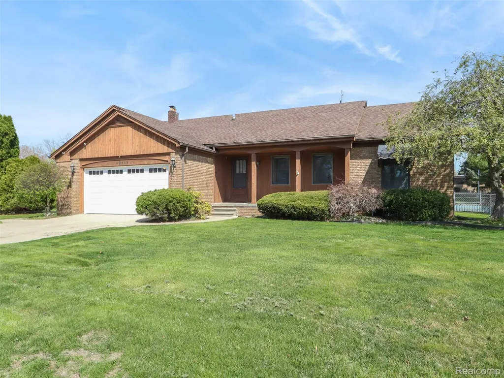 22419 Milner Street St. Clair Shores City MI 48081