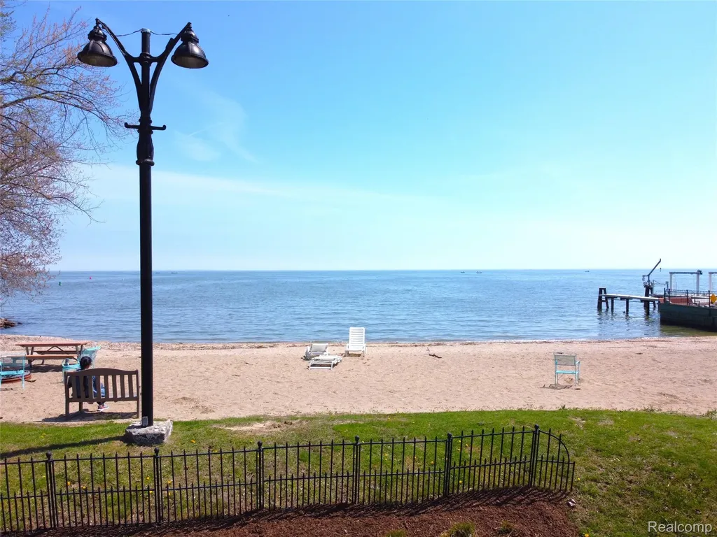 22419 Milner Street St. Clair Shores City MI 48081