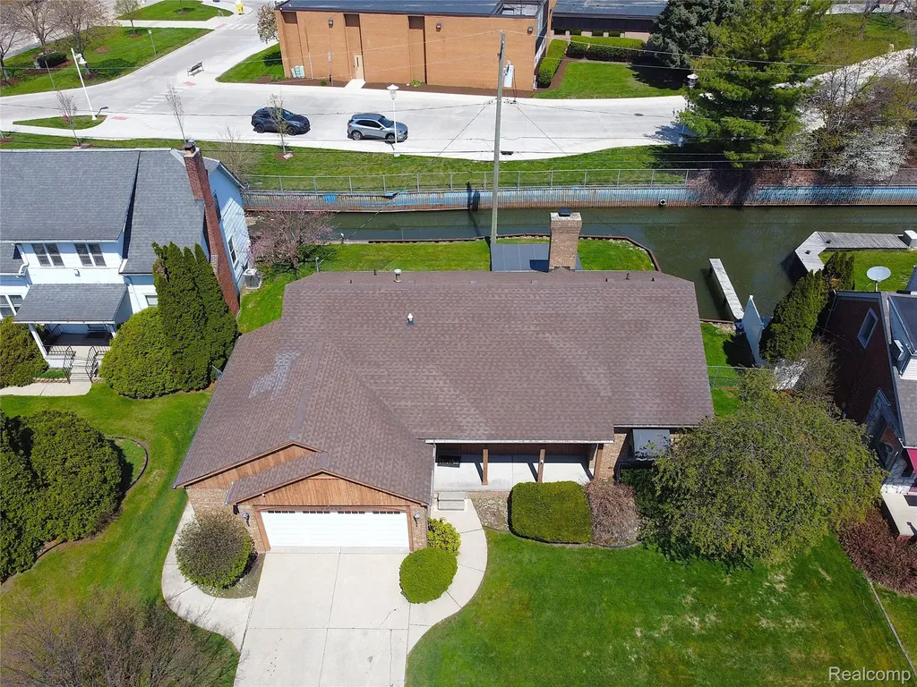 22419 Milner Street St. Clair Shores City MI 48081