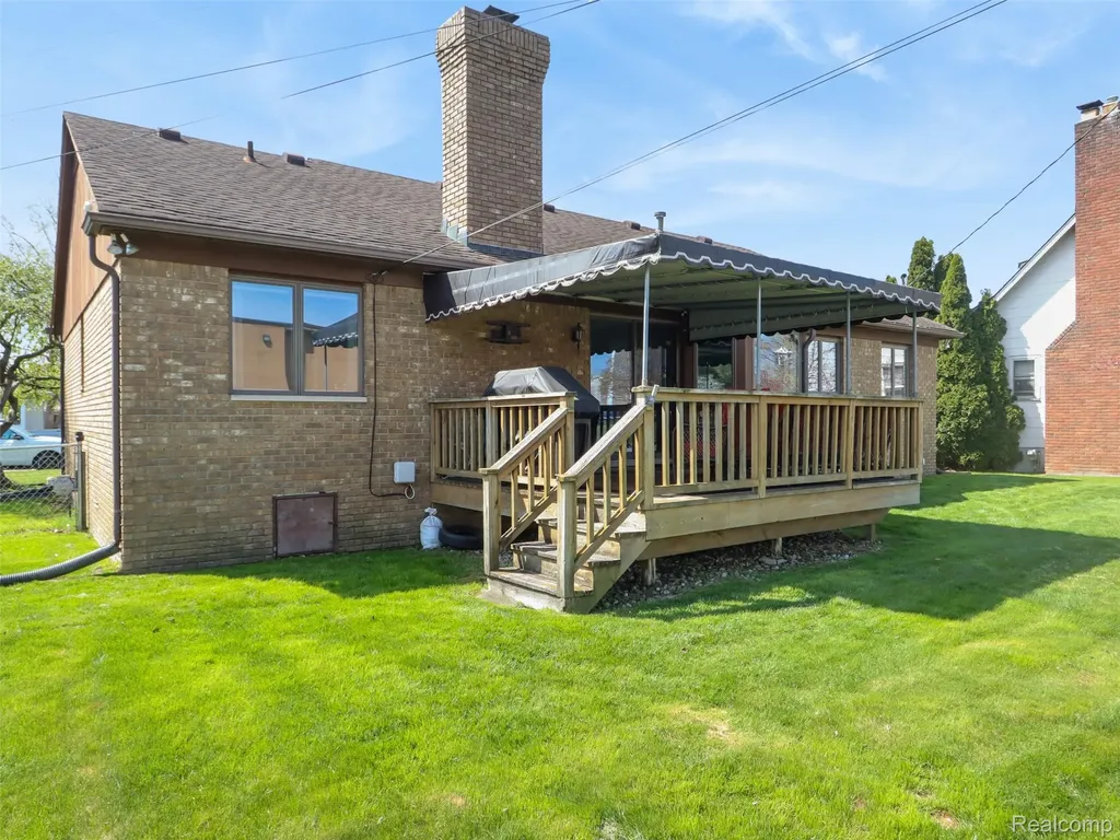 22419 Milner Street St. Clair Shores City MI 48081