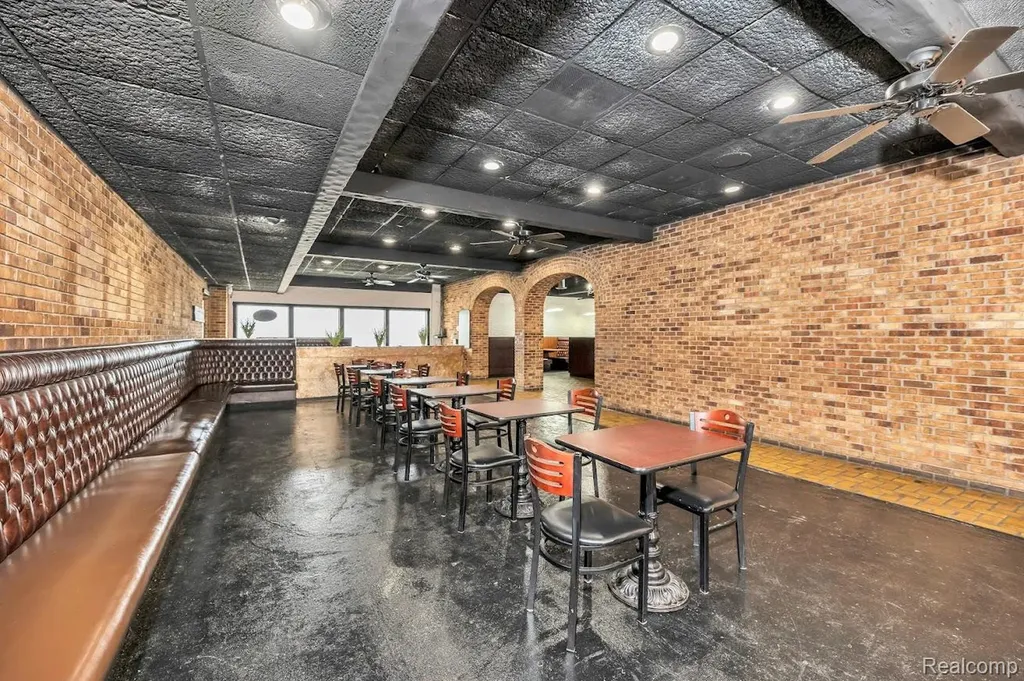 17420 E Warren Detroit City MI 48224