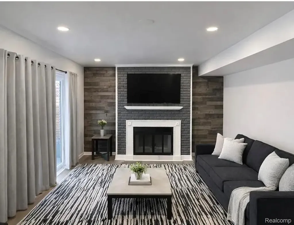 25880 Cherry Hill Road Dearborn Heights City MI 48127