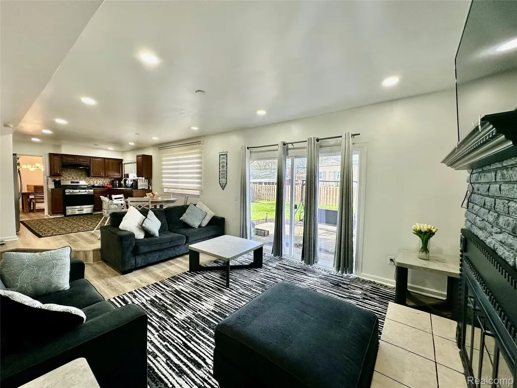 25880 Cherry Hill Road Dearborn Heights City MI 48127