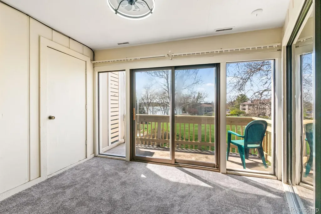 1680 Cliffs Landing Ypsilanti Charter Township MI 48198
