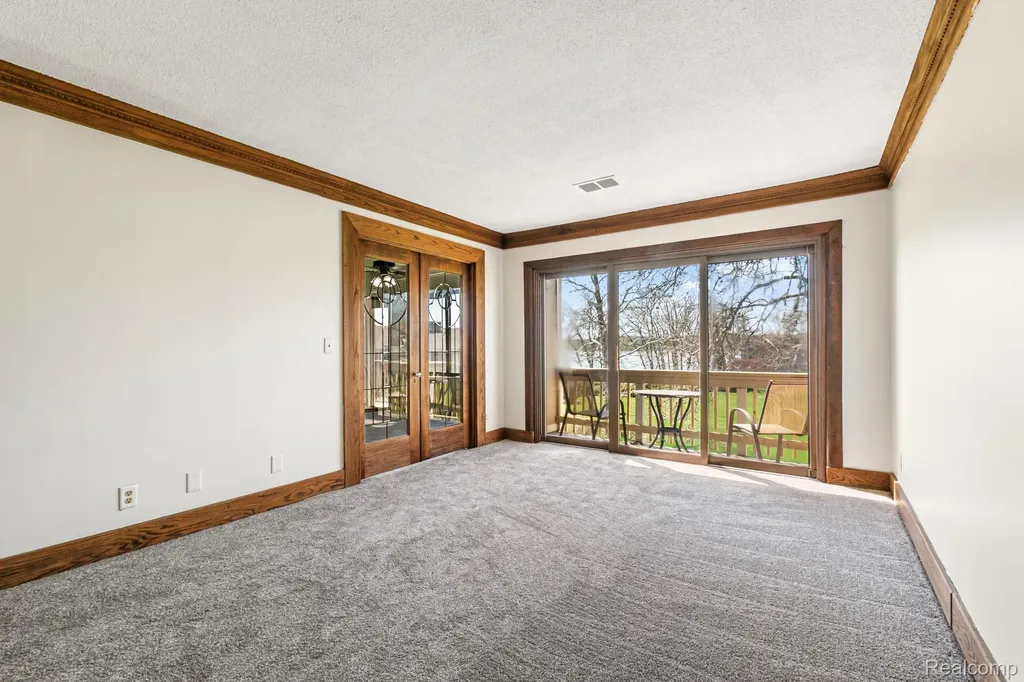 1680 Cliffs Landing Ypsilanti Charter Township MI 48198