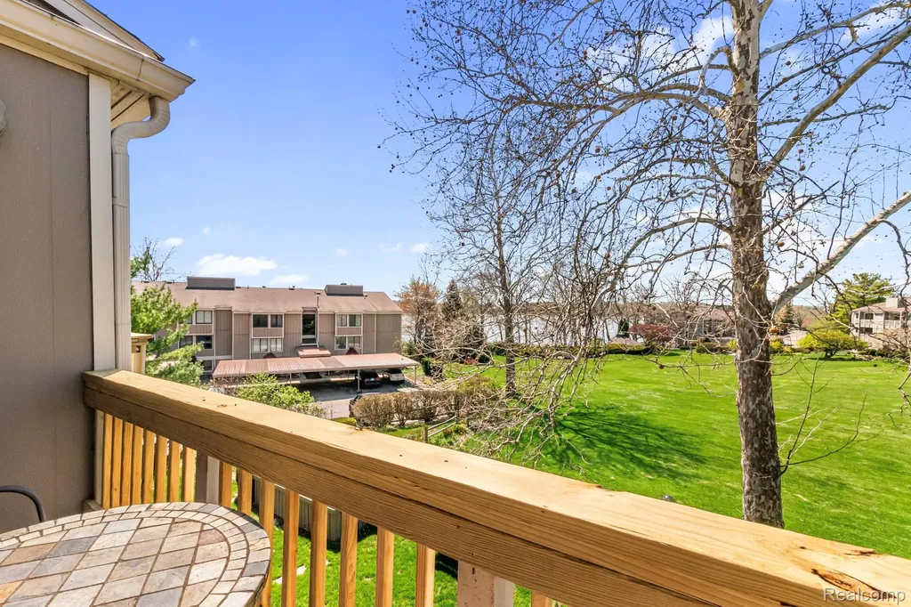 1680 Cliffs Landing Ypsilanti Charter Township MI 48198