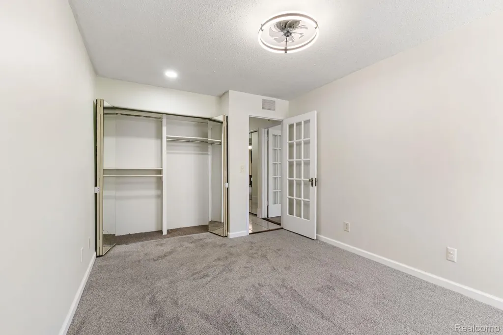 1680 Cliffs Landing Ypsilanti Charter Township MI 48198