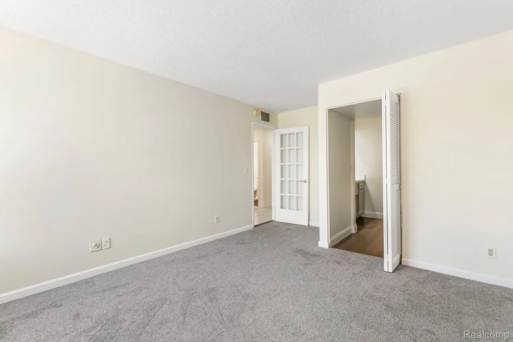 1680 Cliffs Landing Ypsilanti Charter Township MI 48198
