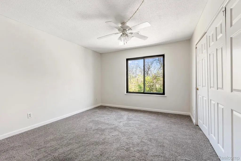 1680 Cliffs Landing Ypsilanti Charter Township MI 48198