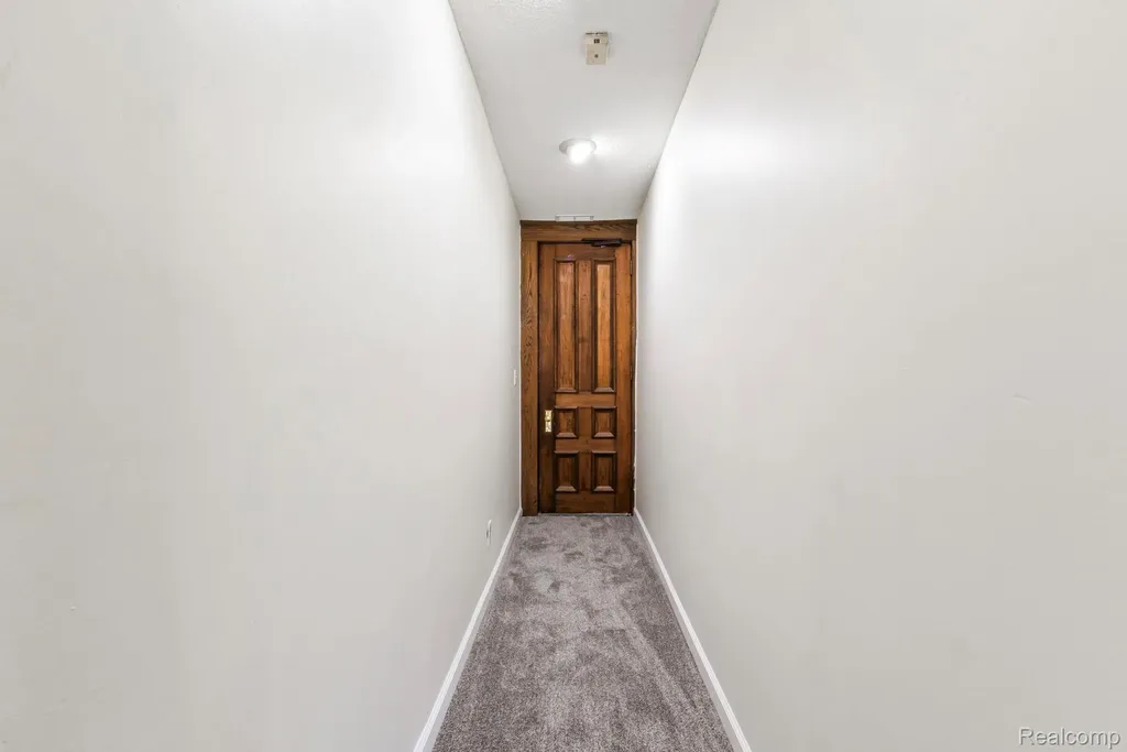 1680 Cliffs Landing Ypsilanti Charter Township MI 48198