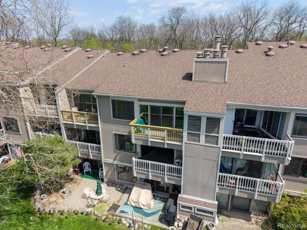 1680 Cliffs Landing Ypsilanti Charter Township MI 48198