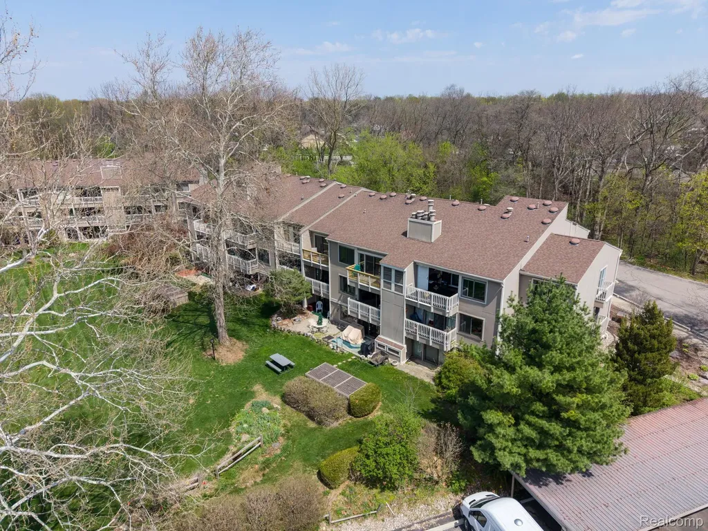 1680 Cliffs Landing Ypsilanti Charter Township MI 48198