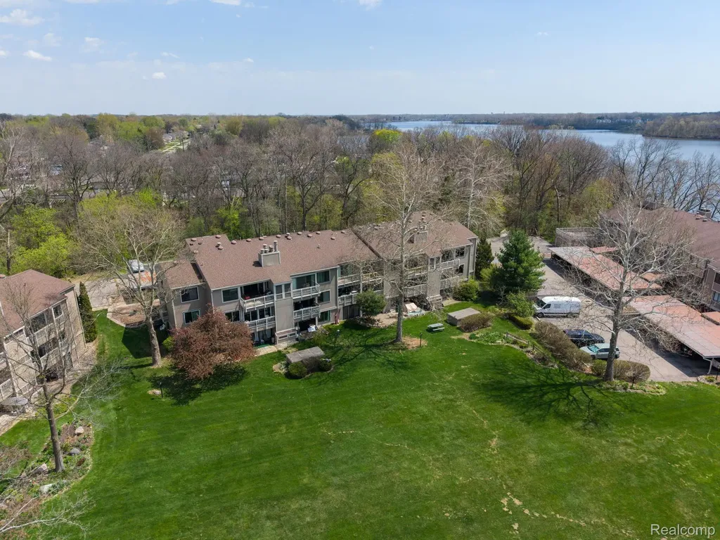 1680 Cliffs Landing Ypsilanti Charter Township MI 48198