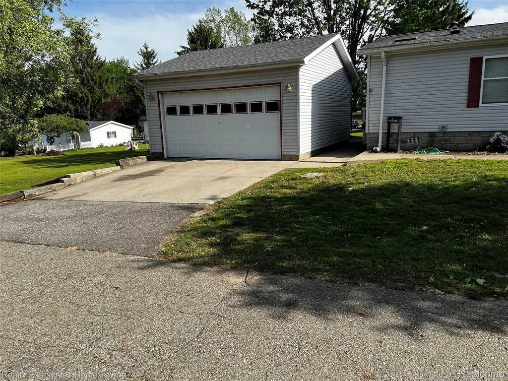 2218 Brent Street Buel Township MI 48422