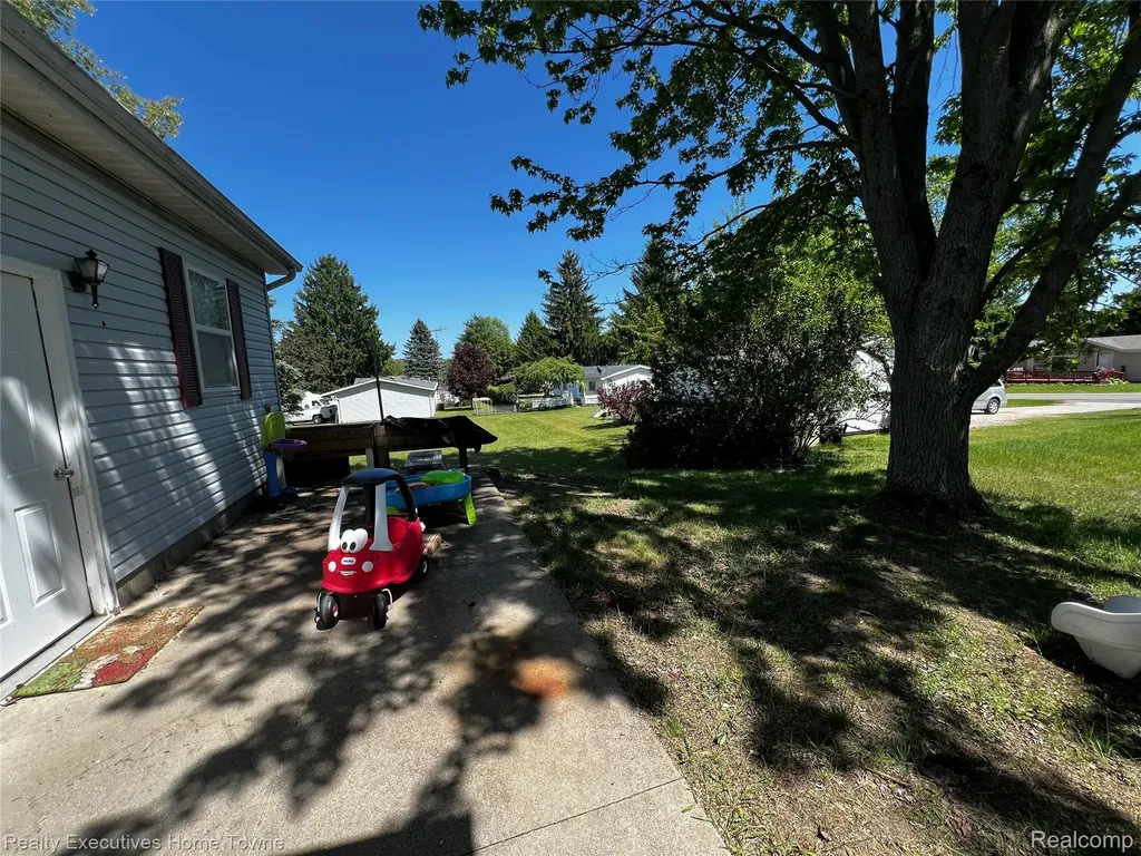 2218 Brent Street Buel Township MI 48422