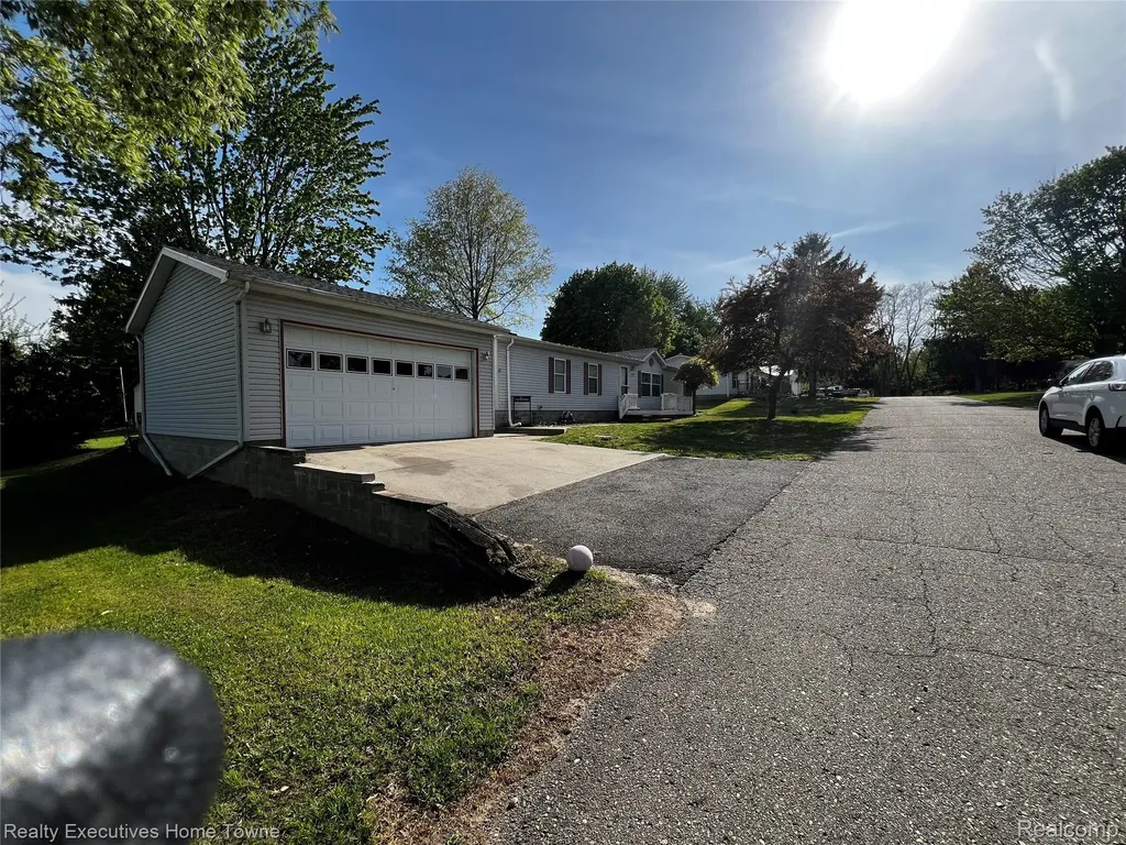 2218 Brent Street Buel Township MI 48422