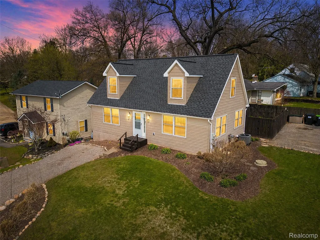 Hamburg Township MI, 7395 Harrington Drive