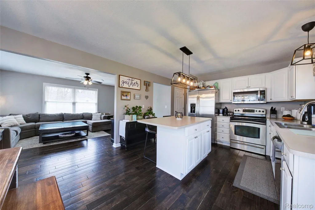 7395 Harrington Drive Hamburg Township MI 48116