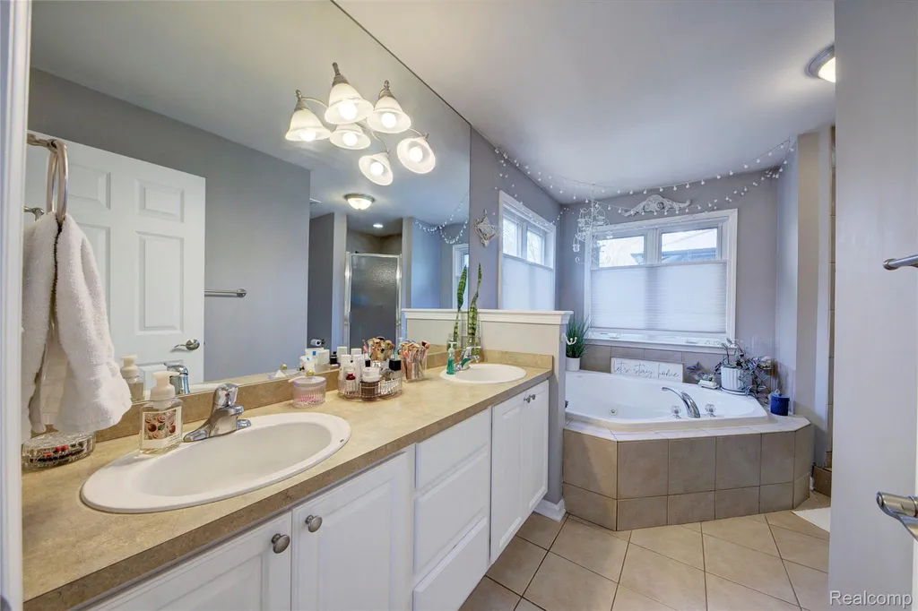 7395 Harrington Drive Hamburg Township MI 48116