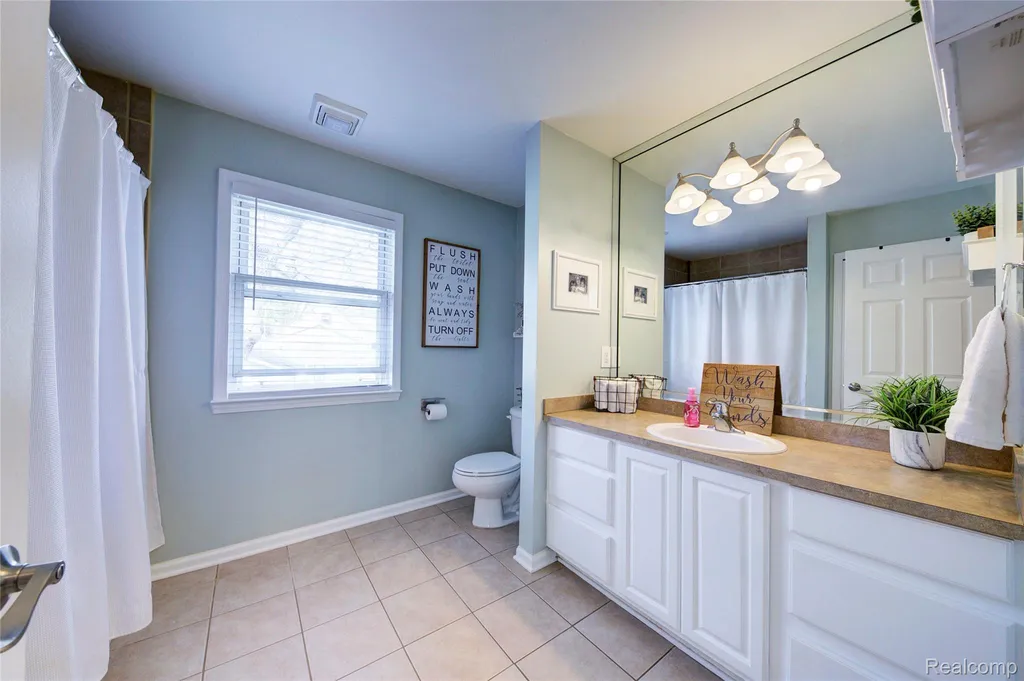 7395 Harrington Drive Hamburg Township MI 48116