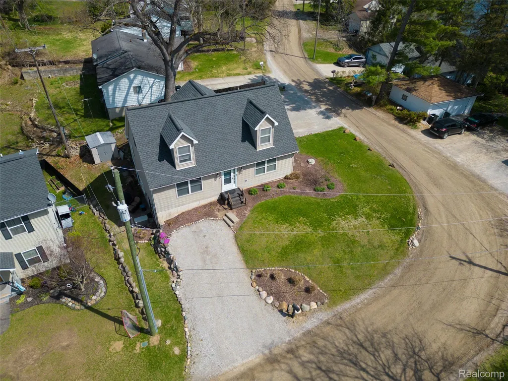 7395 Harrington Drive Hamburg Township MI 48116