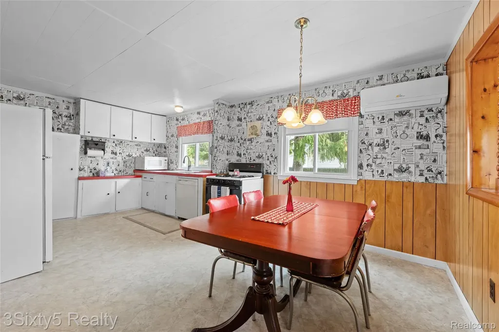 7523 Beechwood Worth Township MI 48450