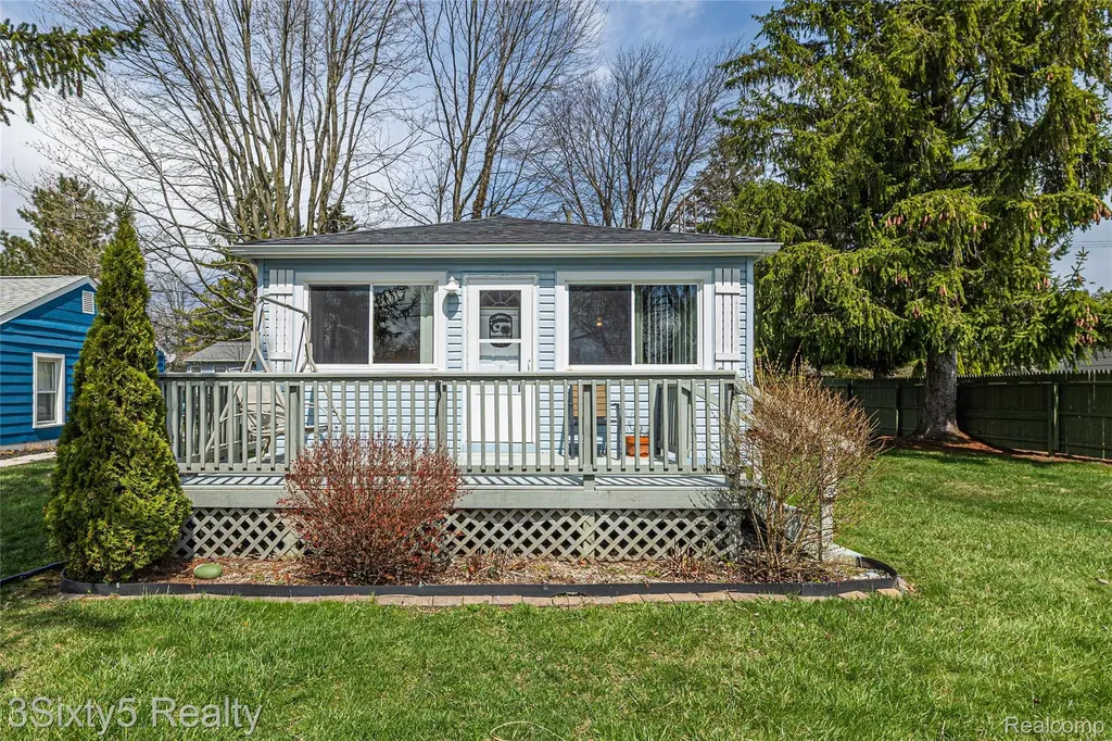 7523 Beechwood Worth Township MI 48450