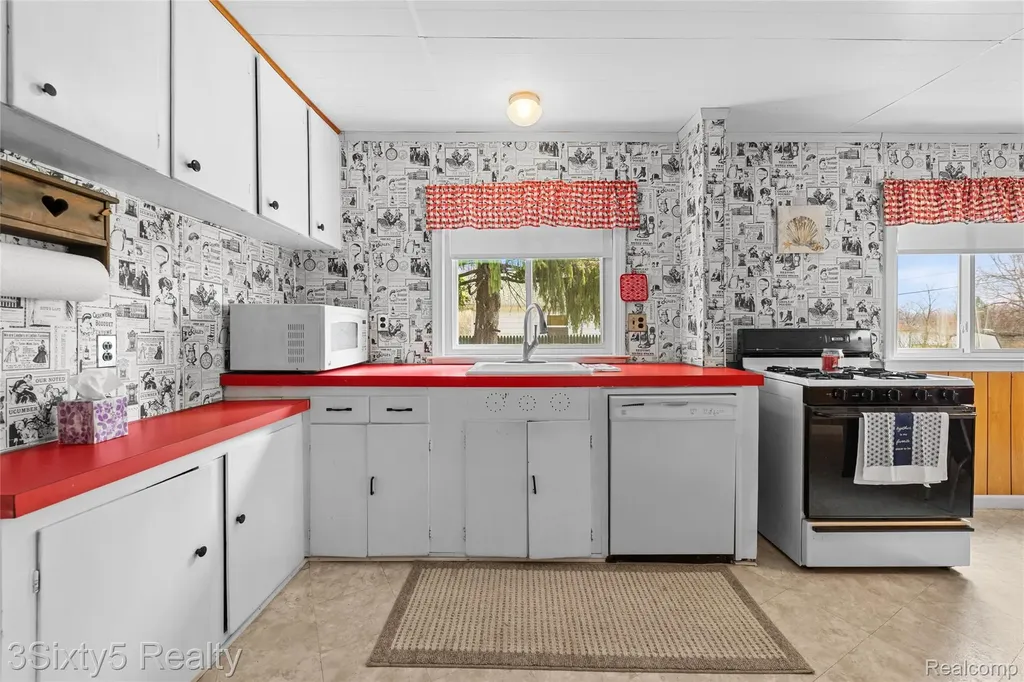 7523 Beechwood Worth Township MI 48450