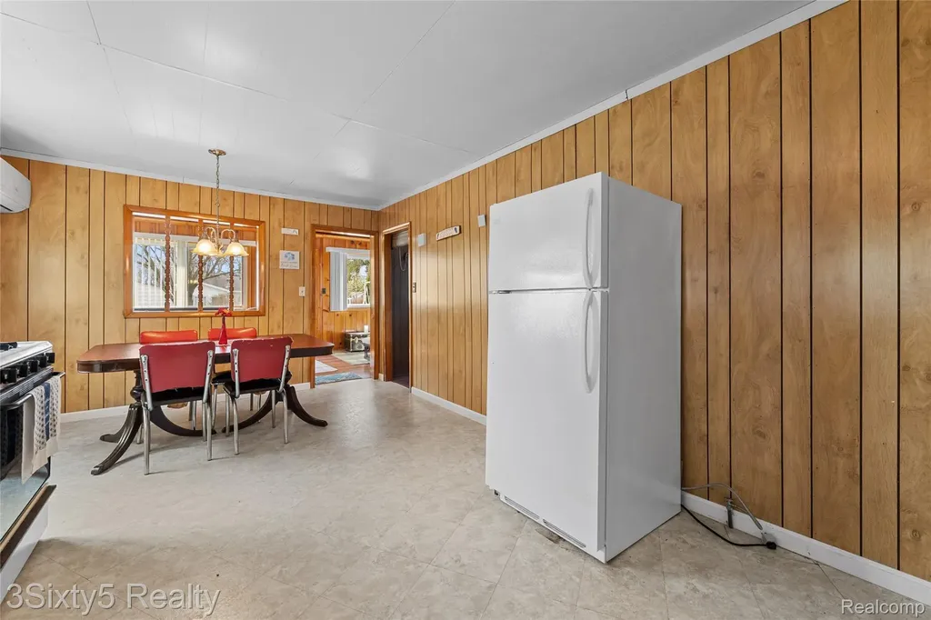 7523 Beechwood Worth Township MI 48450