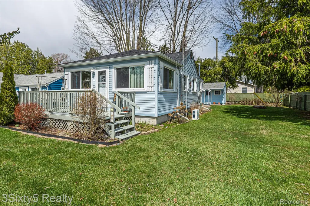 7523 Beechwood Worth Township MI 48450
