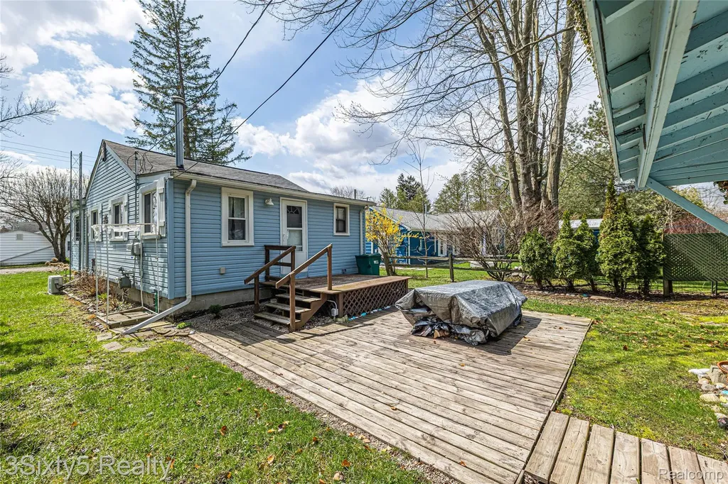7523 Beechwood Worth Township MI 48450