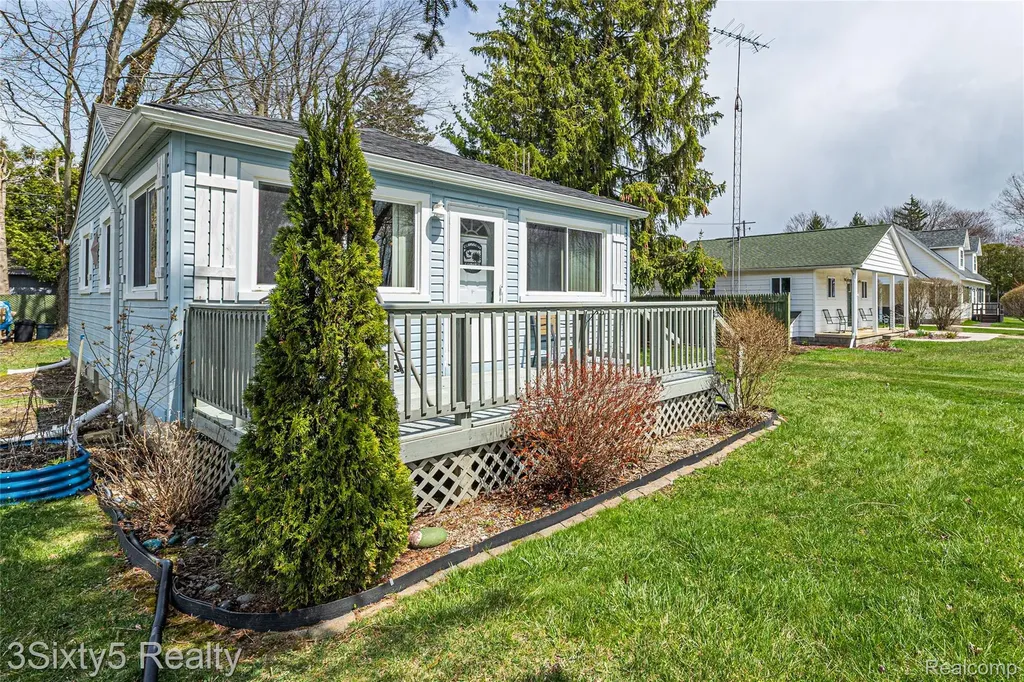 7523 Beechwood Worth Township MI 48450