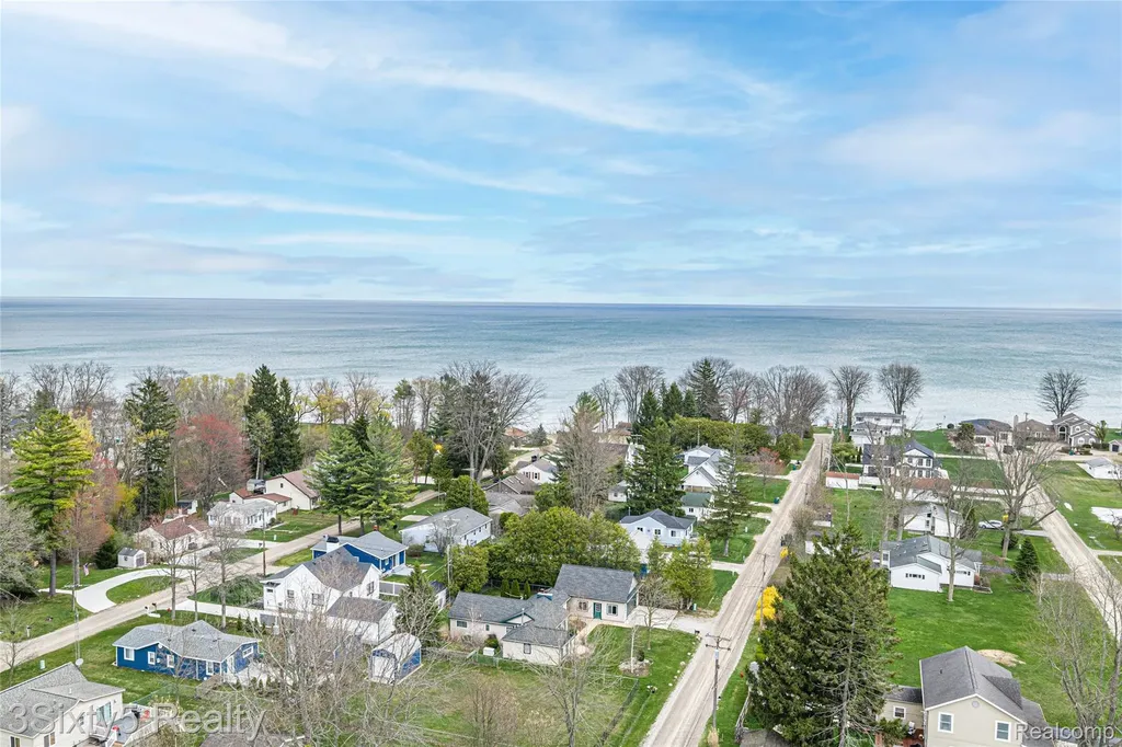 7523 Beechwood Worth Township MI 48450