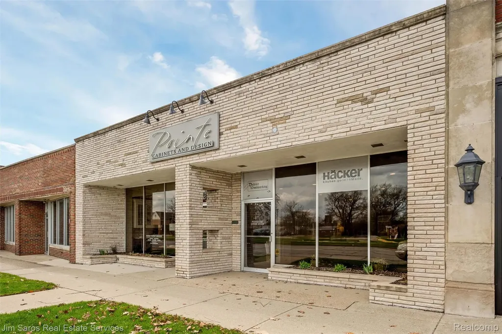 20485 Mack Avenue Grosse Pointe Woods City MI 48236
