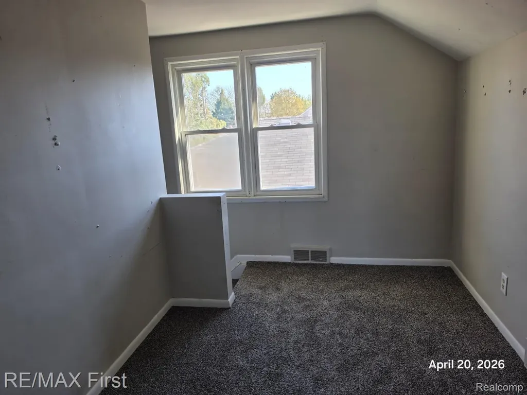 24544 Phlox Avenue Eastpointe City MI 48021