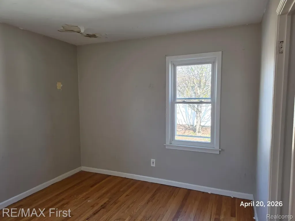 24544 Phlox Avenue Eastpointe City MI 48021