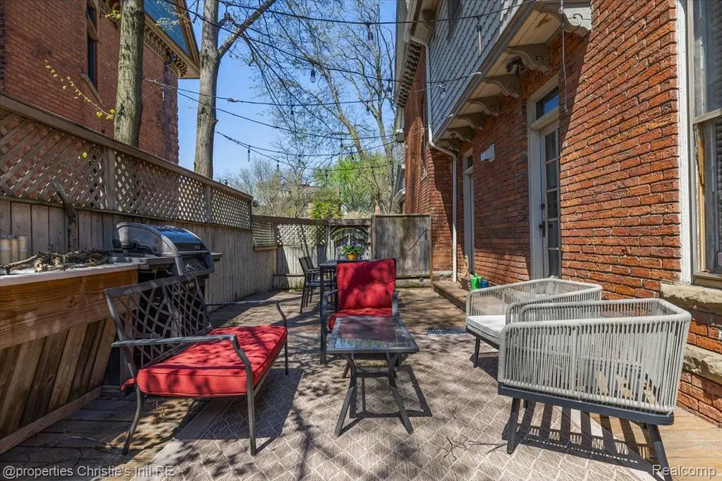 691 W Canfield Street Detroit City MI 48201