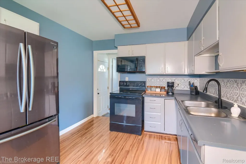 5477 Hopkins Road Genesee Charter Township MI 48506
