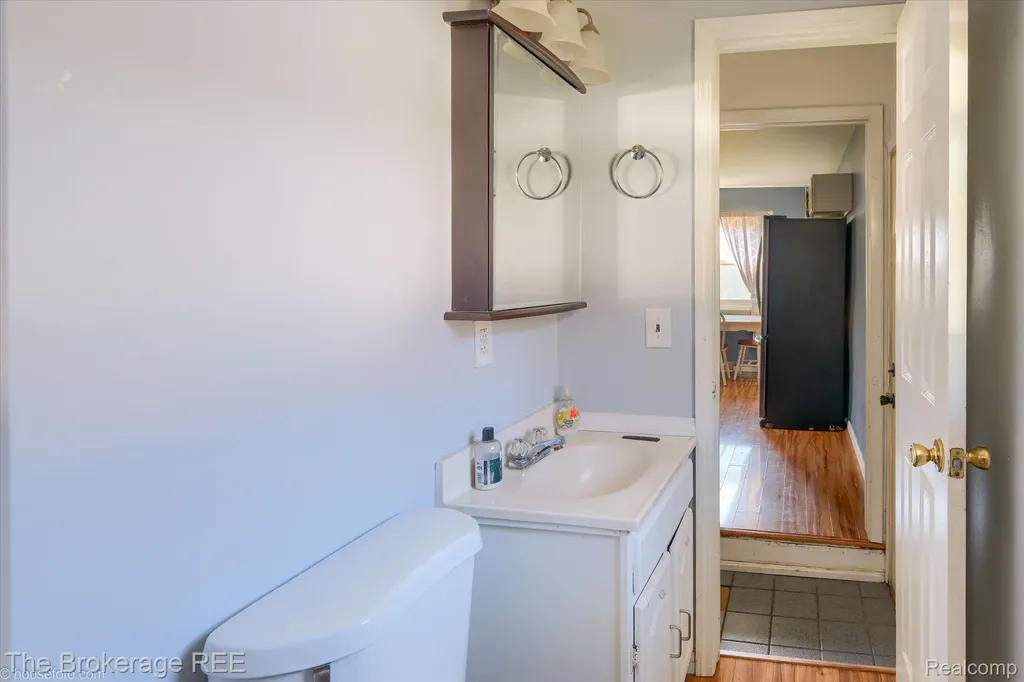5477 Hopkins Road Genesee Charter Township MI 48506