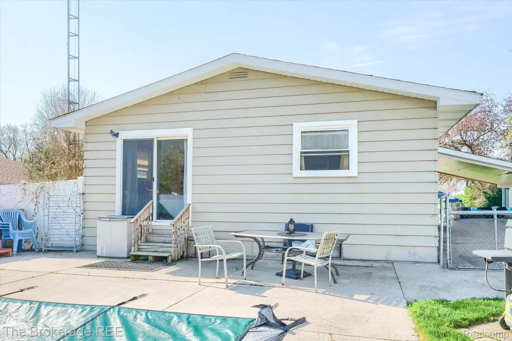 5477 Hopkins Road Genesee Charter Township MI 48506