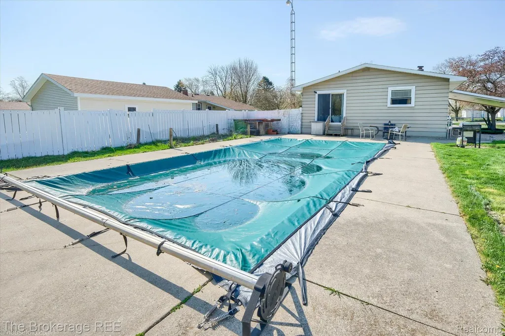 5477 Hopkins Road Genesee Charter Township MI 48506