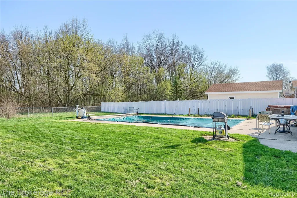 5477 Hopkins Road Genesee Charter Township MI 48506