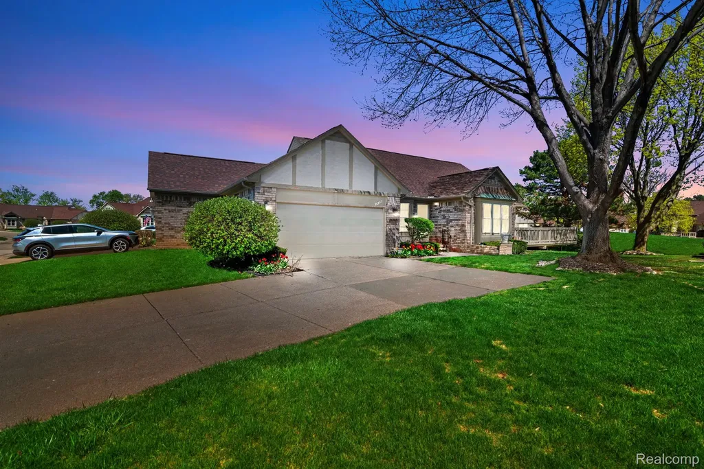 15487 Orchard Ridge Drive Clinton Charter Township MI 48038